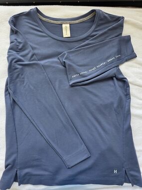 HUE Blue Long Sleeve “Smile Often” Top Size Small Fall Basics Layering Top Comfy